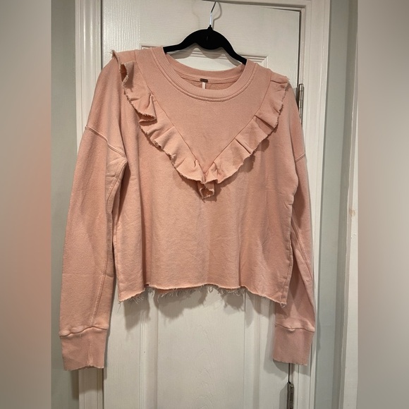 Free People Tops - NWOT Free People Size M Pink Ooh La Ruffle Yoke Long Sleeve Raw Hem Sweatshirt